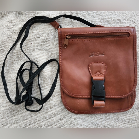 Leather Vintage L.L. Bean Crossbody Bag Travel Organizer & Passport Holder - Picture 1 of 7